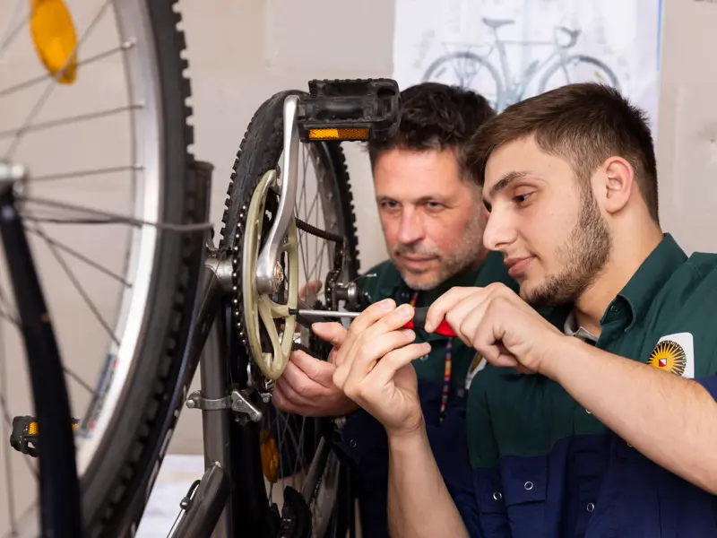 25745 Assistent Mobiliteitsbranche Marco Van Rijn En Riyad Dakhil Exp2028 MBO Amersfoort