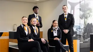 Vrije tijd groepsfoto studenten luchtvaart Rami Jade Zara Marijne David Exp. date 0.jpg
