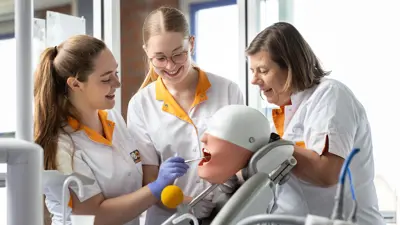 27143 Tandartsassistent Student Tylia, Yvonne, Cheyenne MBO Amersfoort