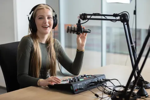 Marketing en sales student maakt podcast Lotus Exp. date 0.jpg