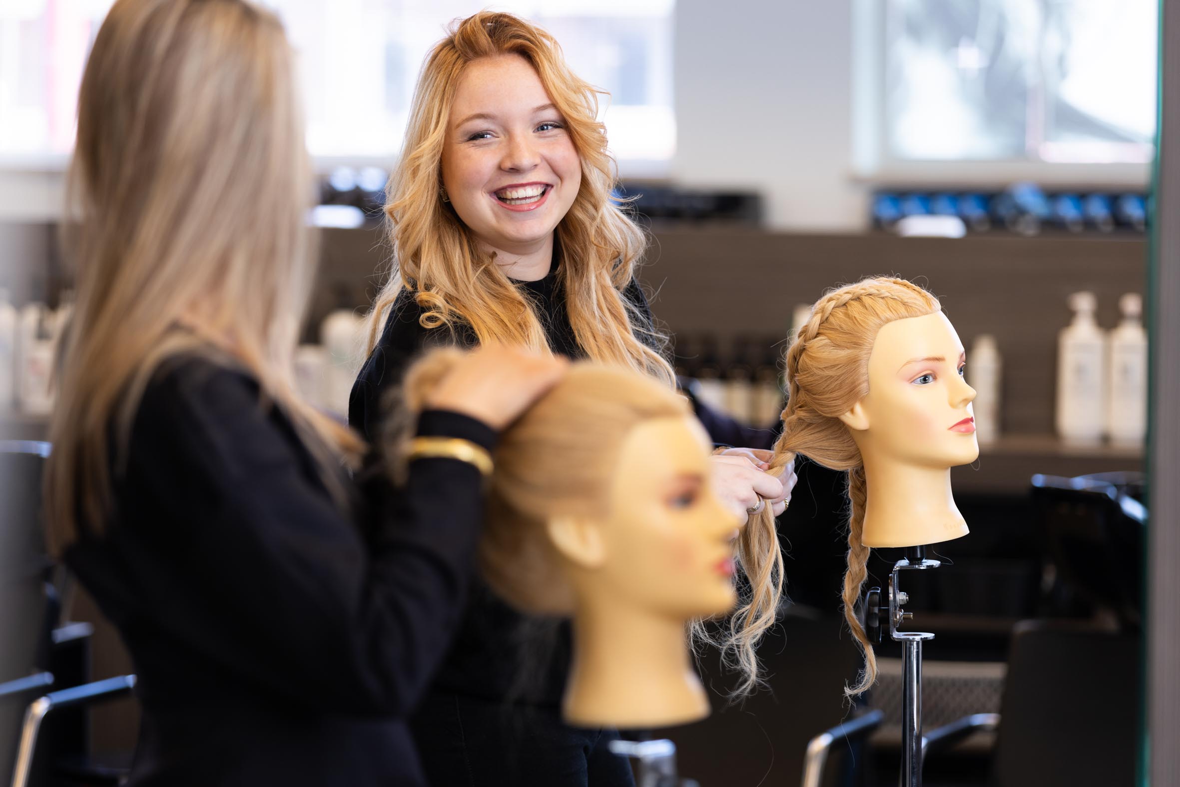 27130 Allround Kapper Studenten Serena En Sofie MBO Amersfoort
