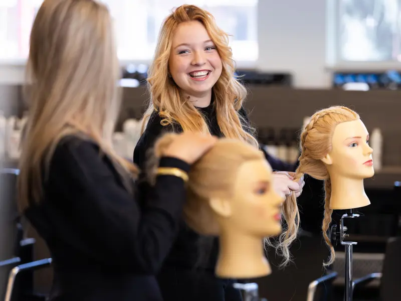 27130 Allround Kapper Studenten Serena En Sofie MBO Amersfoort