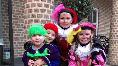 Vrolijke Pietjes Op Hooibaal