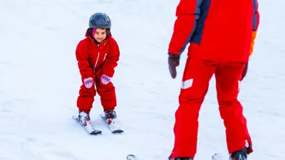 25912 Trainer Coach Ski En Snowboard Instructeur