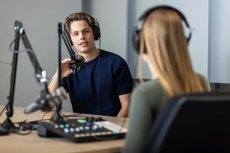 Marketing en sales studenten maken podcast Tijmen Lotus Exp. date 0.jpg