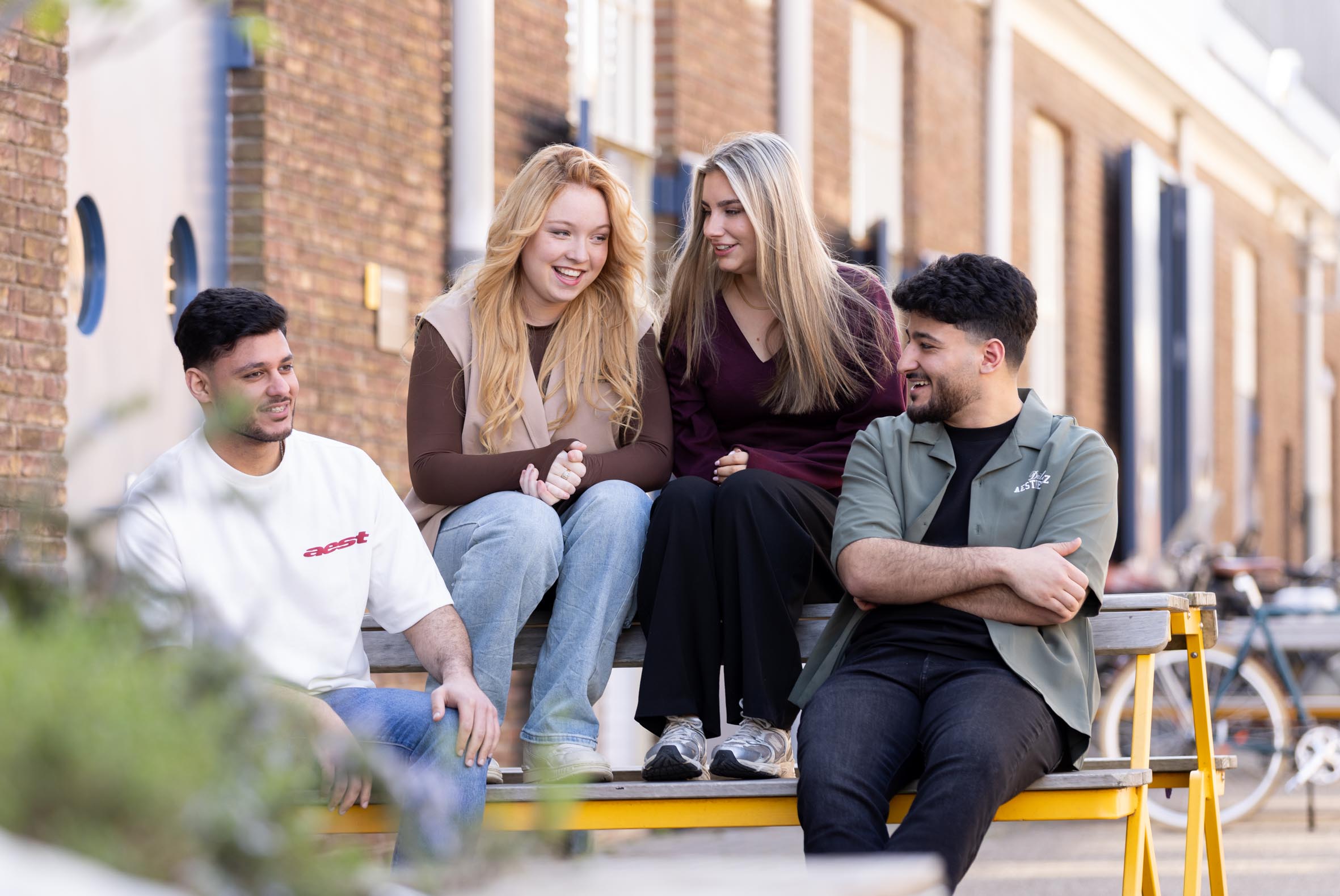 Uiterlijke verzorging studenten kapper en barbier buiten Serena Sofie Khadr Mohammad Exp. date 0.jpg
